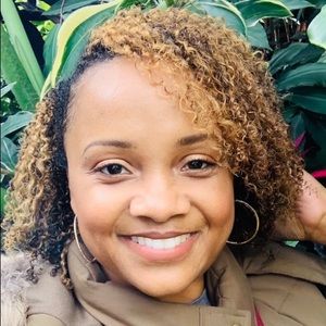 Meet your Posher, Danielle